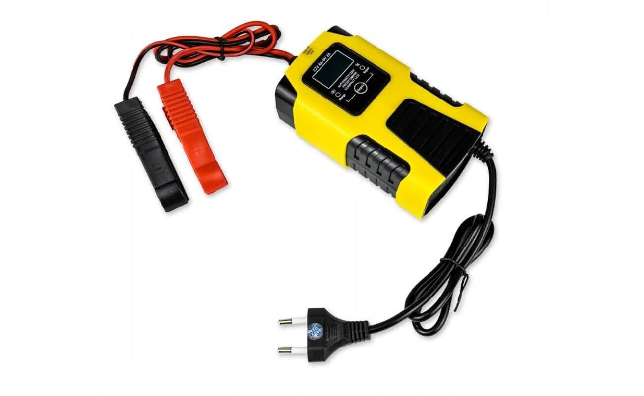 Nabíječka AGM baterií 6 V : 12 V 2 A LCD1